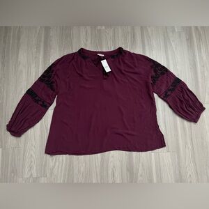 Chic Plum Blouse with Black Lace Details XXL